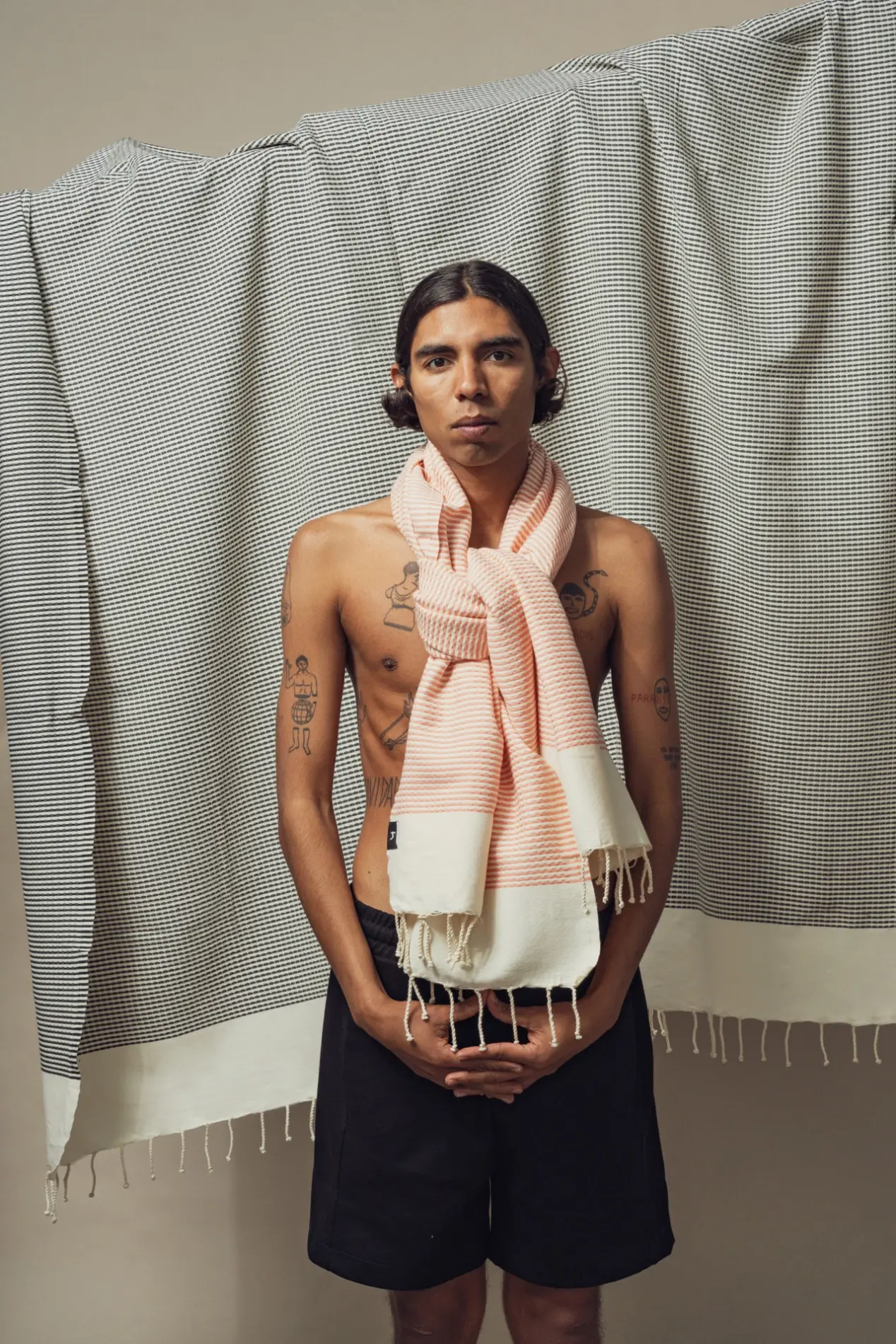 Futah - Nazaré Black Beach Blanket (3)